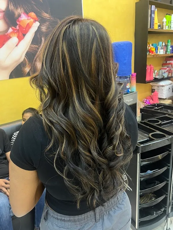 Deep Unisex Salon