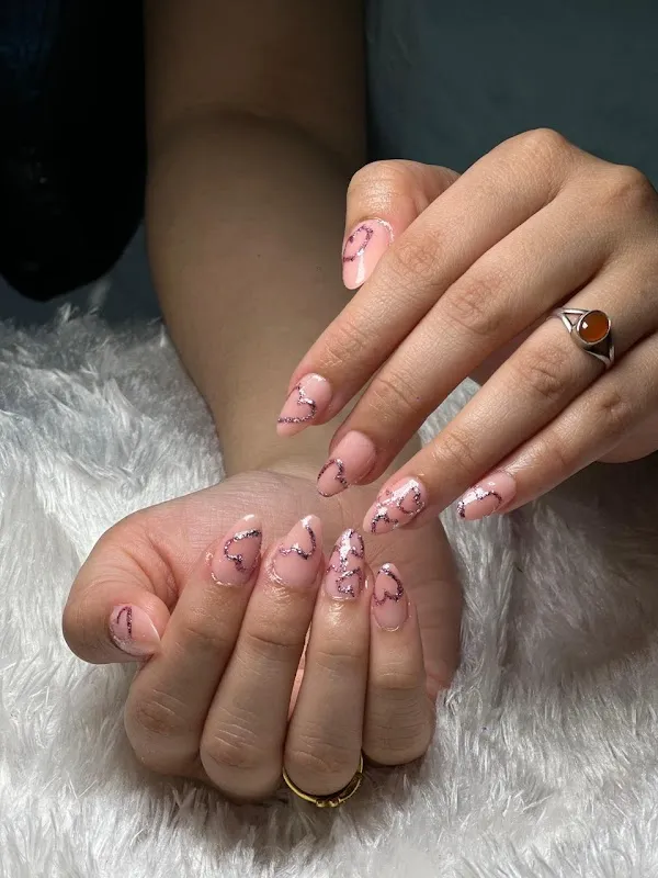 Srishti's Salon & Academy | Makeup artist in mulund | Nail art in mulund | Hairdresser in Mulund | beauty salon in Mulund