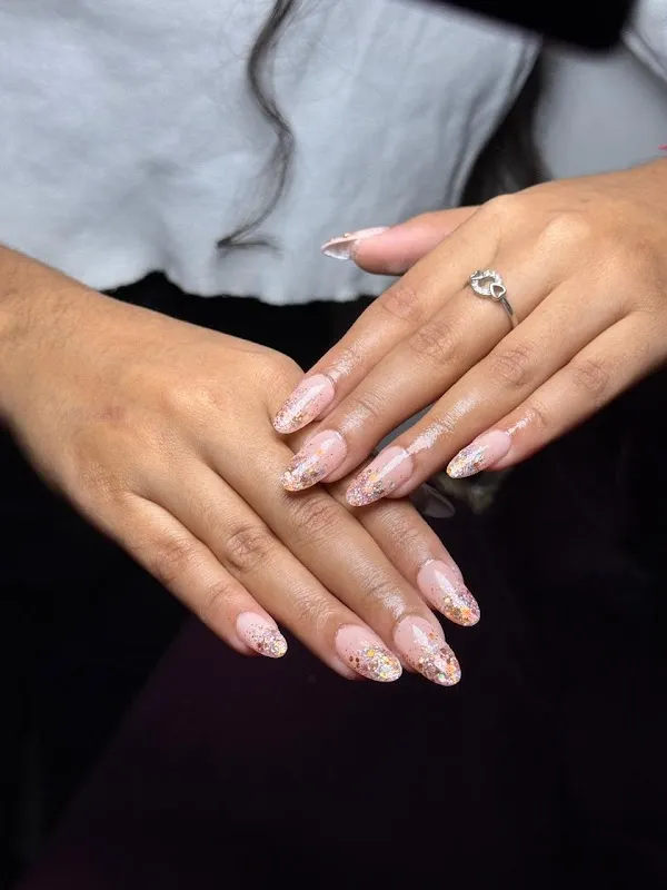 Srishti's Salon & Academy | Makeup artist in mulund | Nail art in mulund | Hairdresser in Mulund | beauty salon in Mulund