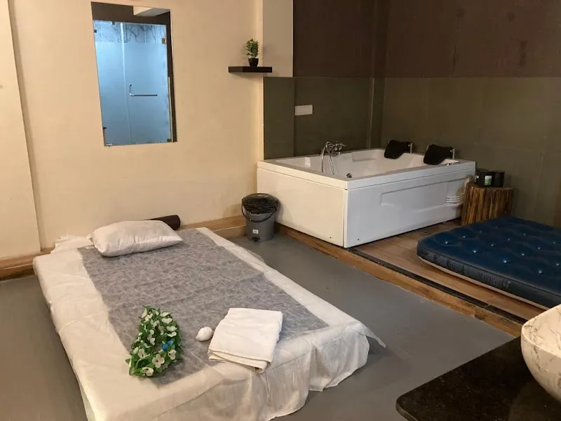 Oceanic Spa In Lower Parel