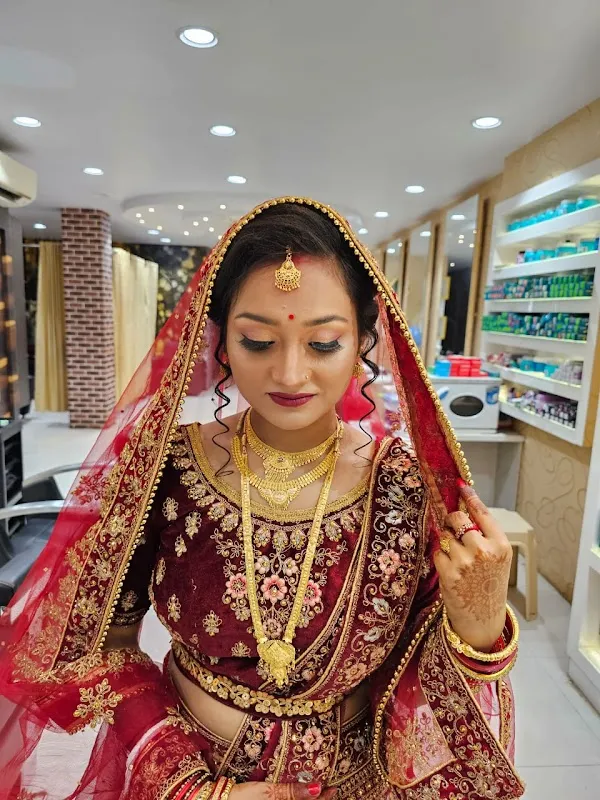 Regalia Unisex Salon