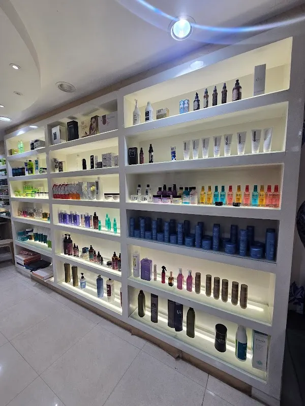Regalia Unisex Salon