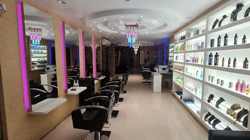 Regalia Unisex Salon