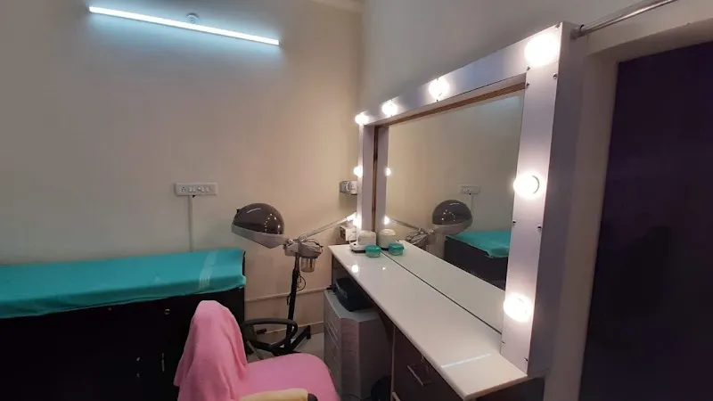 Alexa ladies professionl salon