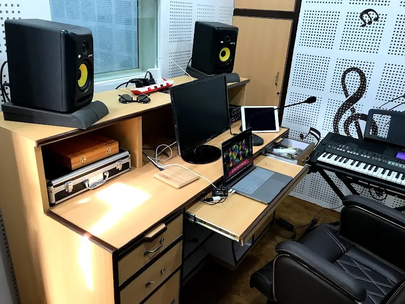 IRIS - The Sound Studio