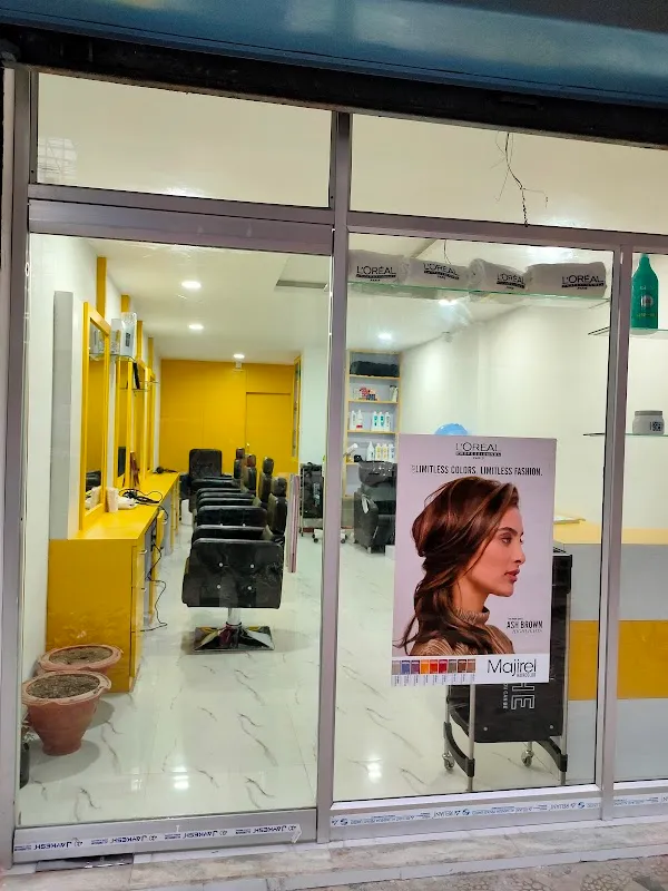 Hair Confident Family Salon, Patel Road Pradhan Nagar. Siliguri