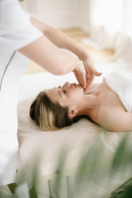 Glow Luxury Spa | Spa in kirti nagar
