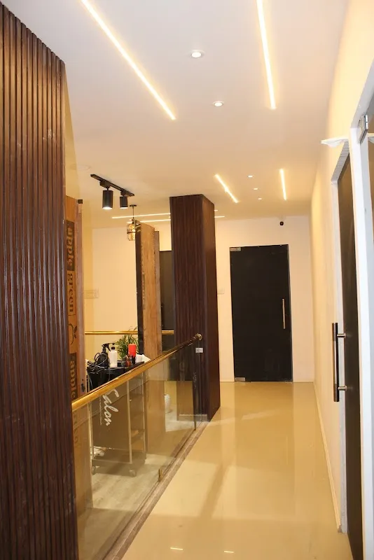 The Golden Oak Spa & Salon