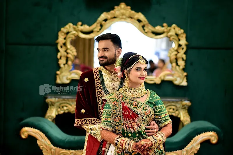 Nakul Arts * Photo Studio * Digital Photo Lab * Photo Frames