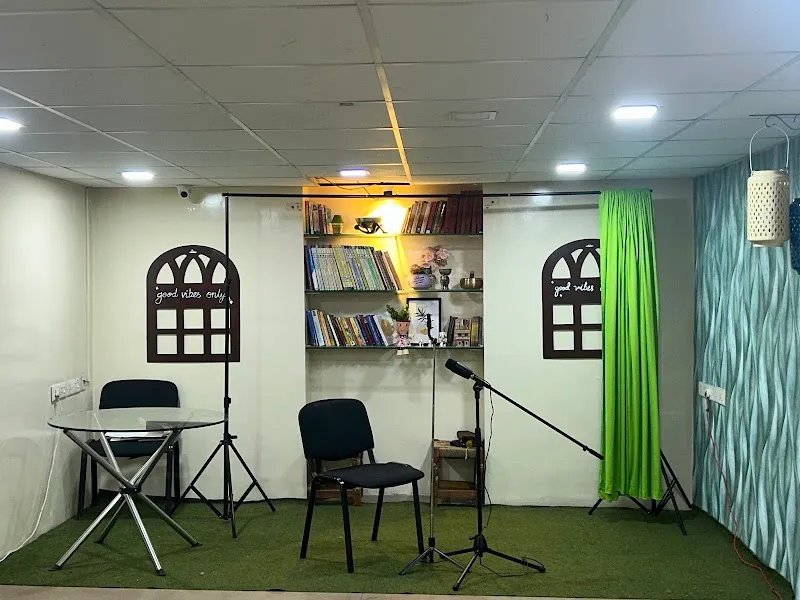 Chalgenius Podcast Studio