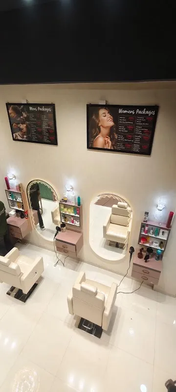 LM Studio Family Salon