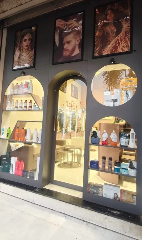LM Studio Family Salon
