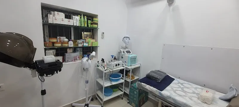Raydiance by Monika,Unisex Beauty Salon