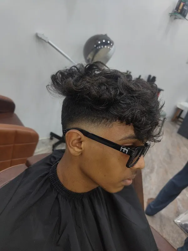 Blond The Unisex Salon & Academy