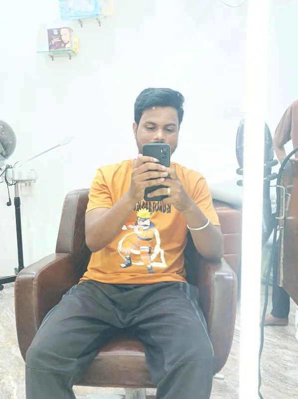 Blond The Unisex Salon & Academy