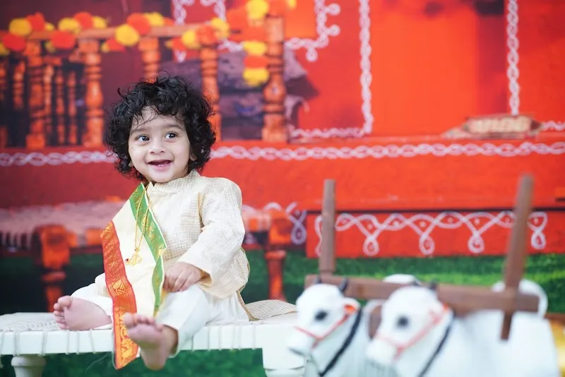 Little Poses Kids Photography Studio