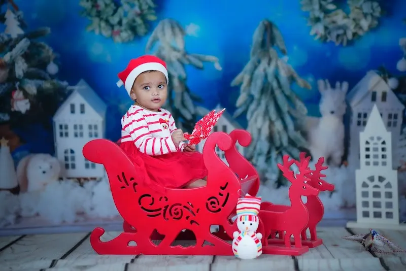 Little Poses Kids Photography Studio