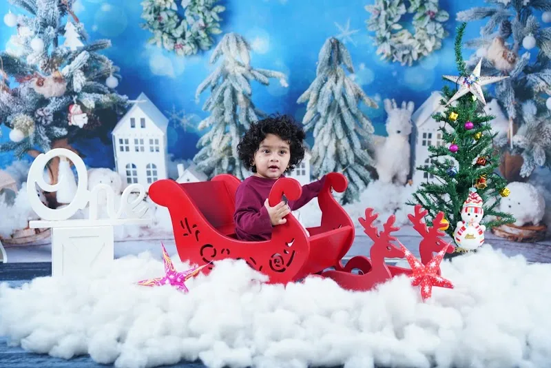 Little Poses Kids Photography Studio