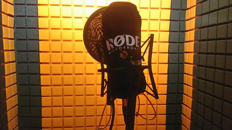PINE THORN PRODUCTIONS MUSIC STUDIO