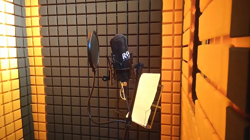 PINE THORN PRODUCTIONS MUSIC STUDIO
