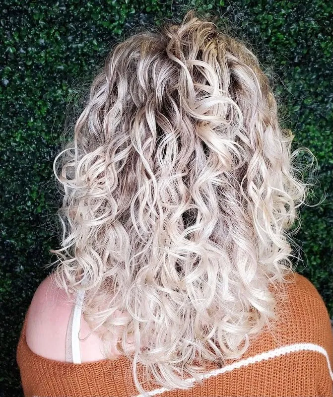 Luxe Salon