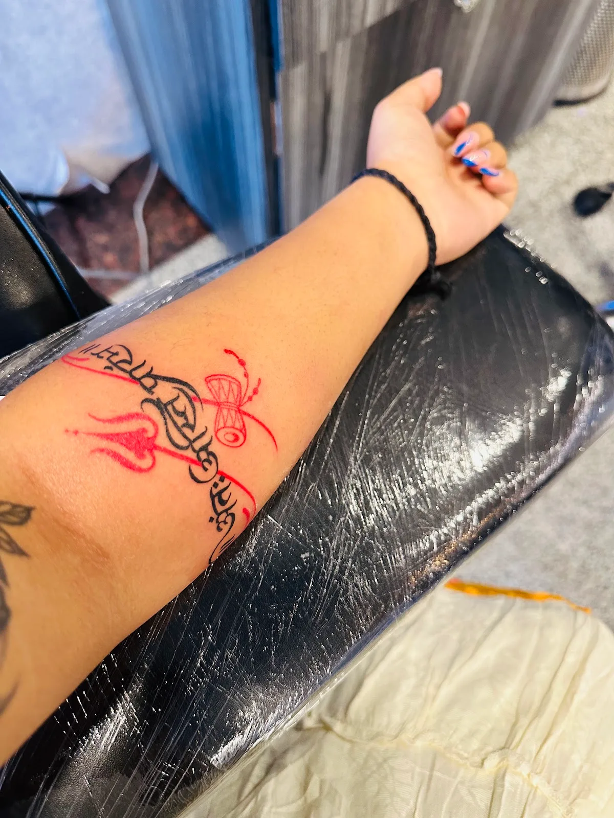 BOLD N CURVE TATOO STUDIO
