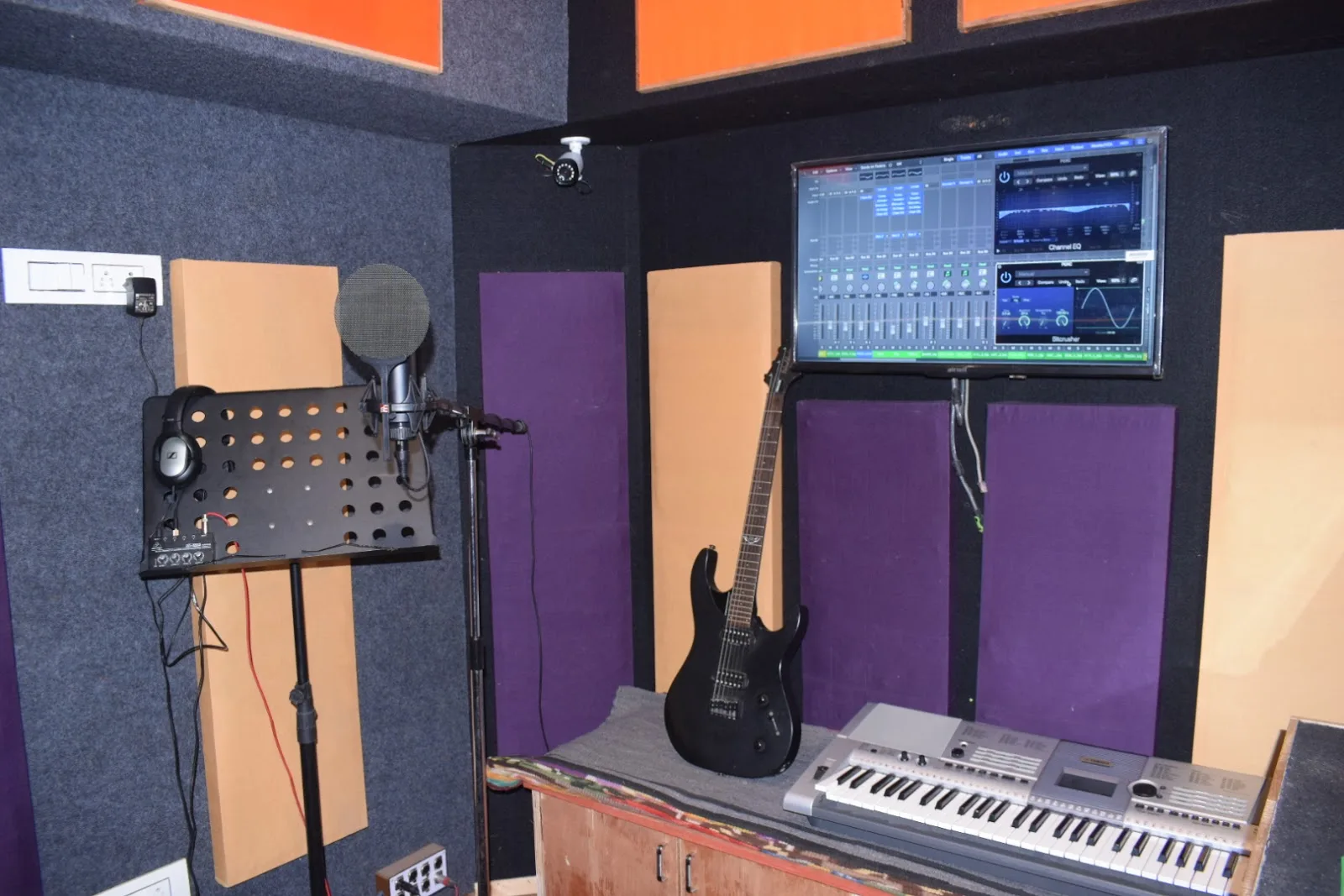 STUDIO SMART ONE - Dubbing Studio, Digital Mixing Service, Recording Studio, Music Studio In Surat
