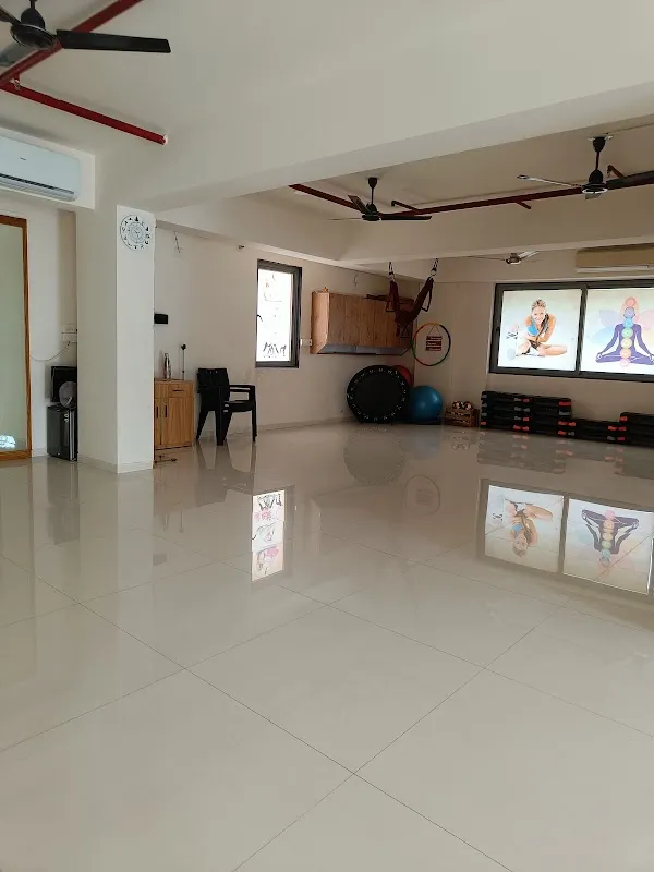 BHAVNA'S YOGA _ONLY LADIES