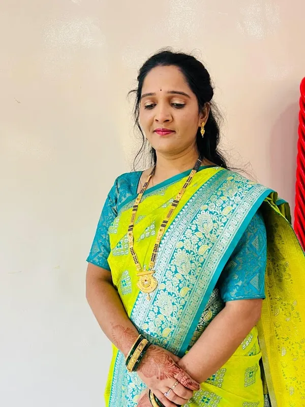 Sonam Beauty & Style Salon Akluj Solapur