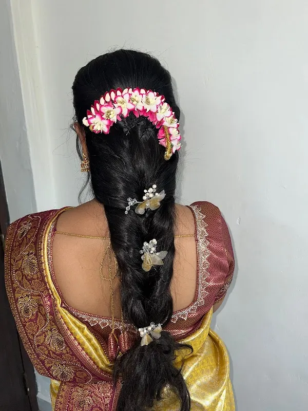 Sonam Beauty & Style Salon Akluj Solapur