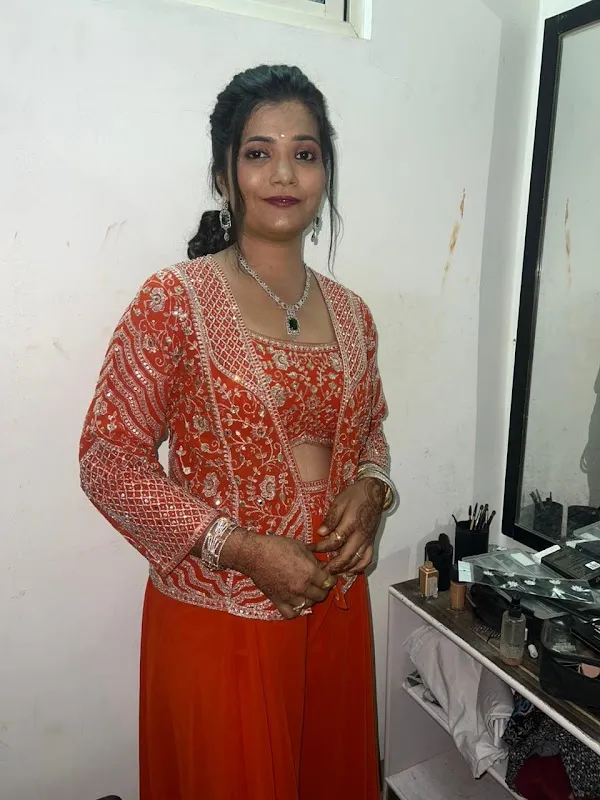 Sonam Beauty & Style Salon Akluj Solapur