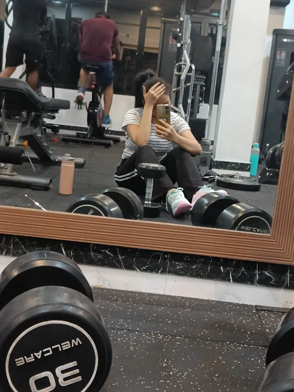 HB FITNESS STUDIO