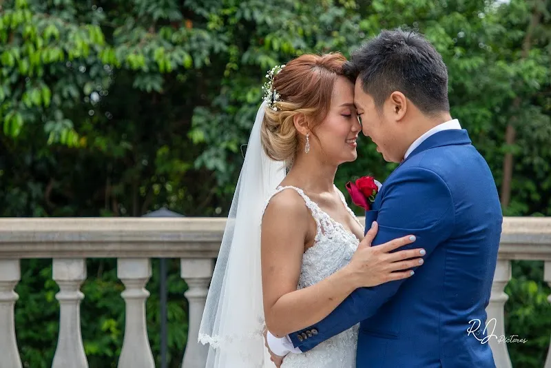 R&J Pictures - Professional Photography and Videography Services