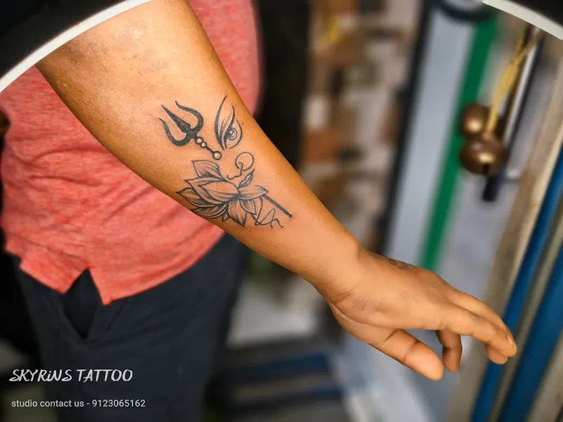 SKYRiNS Tattoo Studio