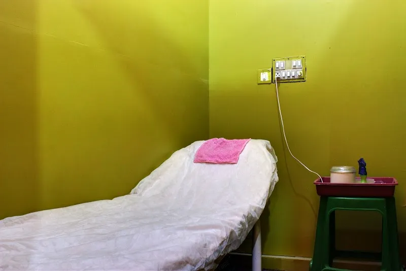 Inventive Enrich Unisex Salon & Spa