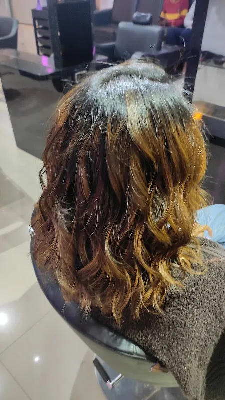 Inventive Enrich Unisex Salon & Spa