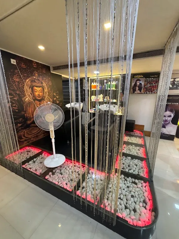 Inventive Enrich Unisex Salon & Spa