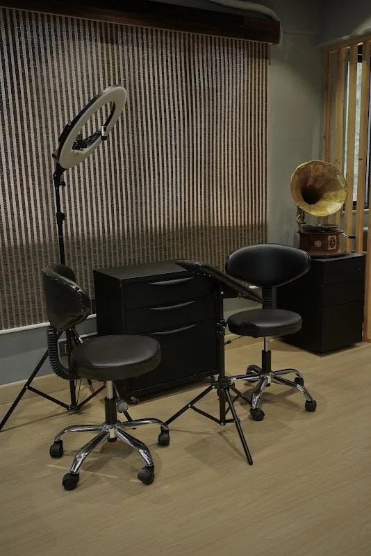 NEEDLES & MONKEY Tattoo and piercing studio