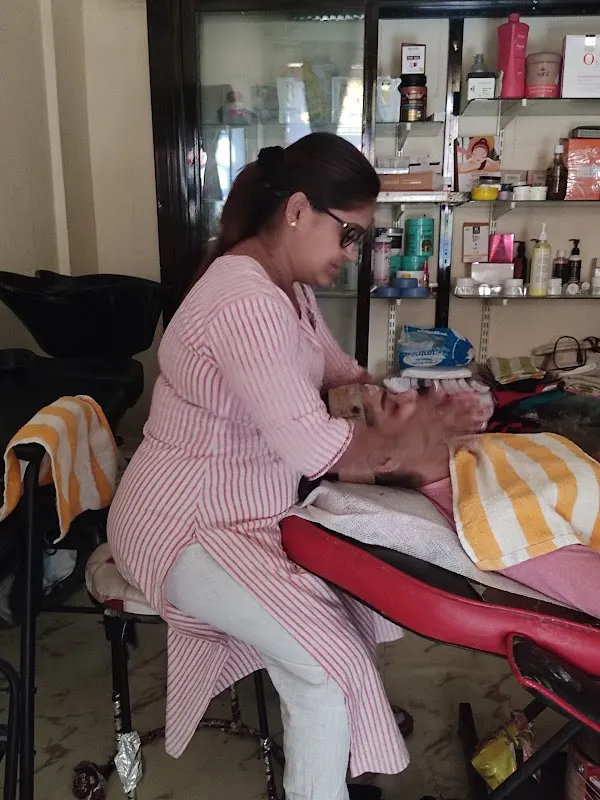 Sakshi Salon & Spa [ ACADEMY ]