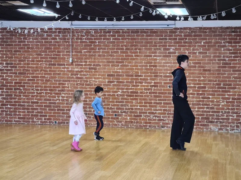 QuickSteps Dance Club Studio