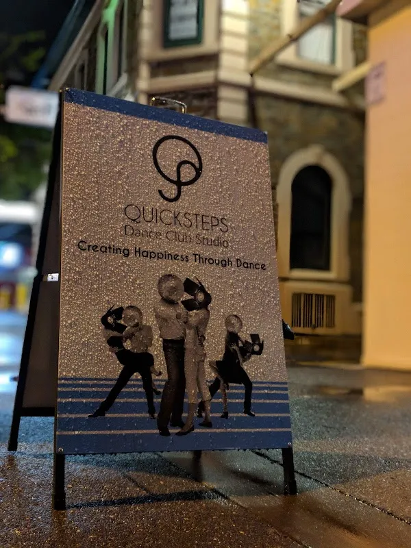 QuickSteps Dance Club Studio