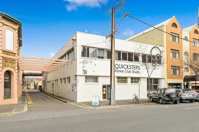 QuickSteps Dance Club Studio