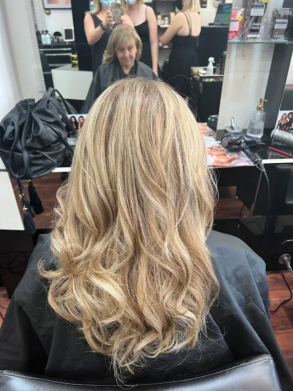 Lou Lou Hair Salon