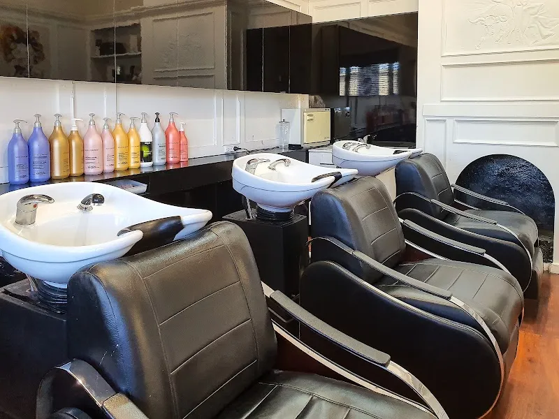 Lou Lou Hair Salon