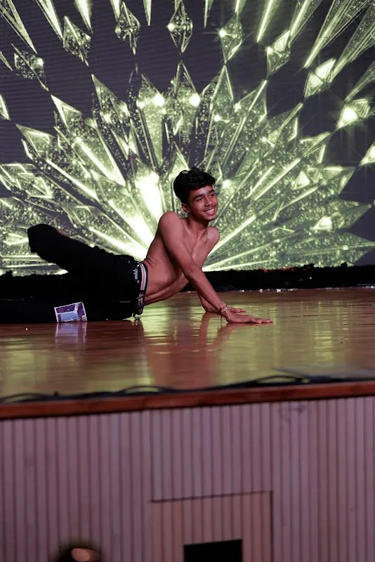 AV DANCE ACADEMY