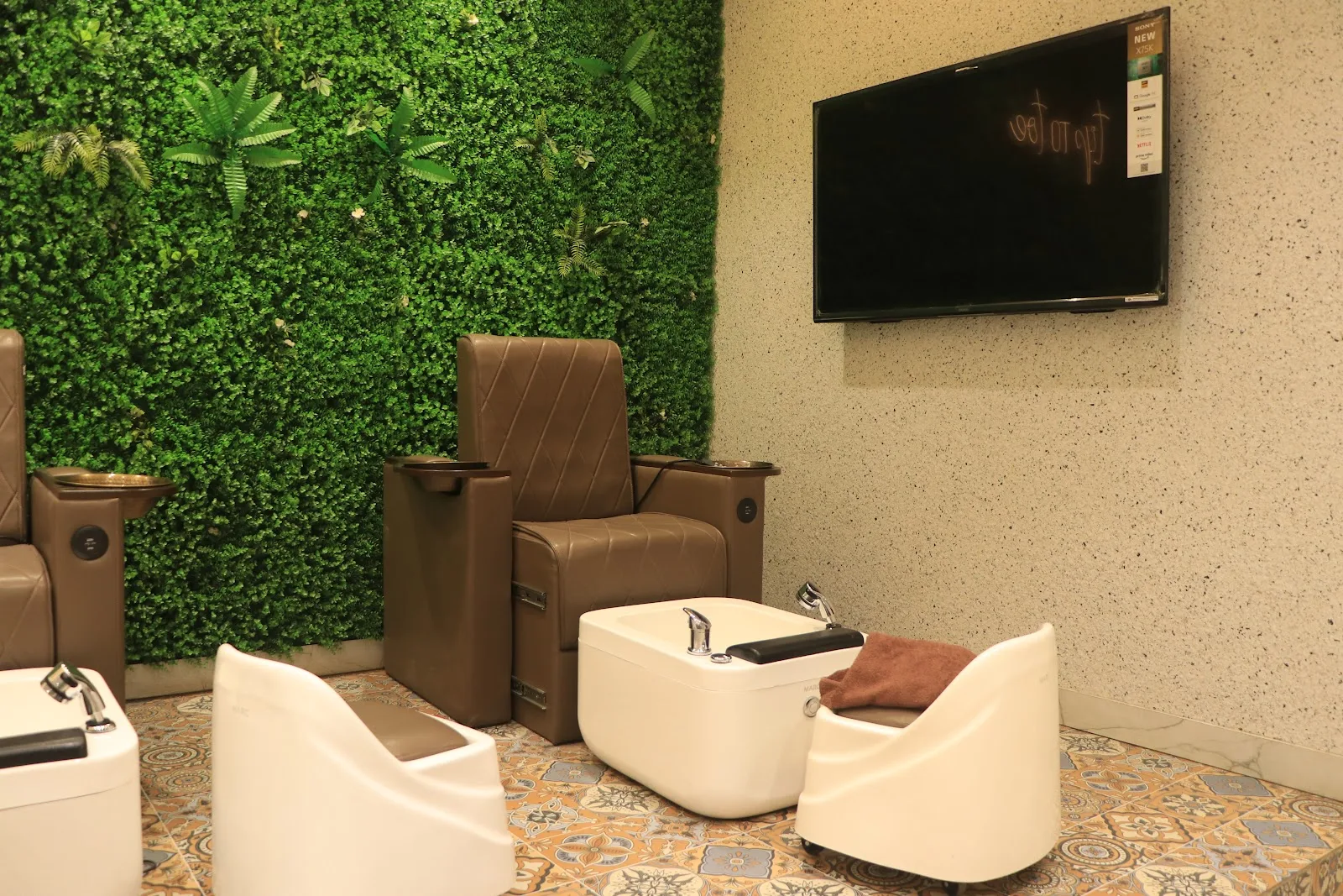 Femina Flaunt Studio Salon & Academy