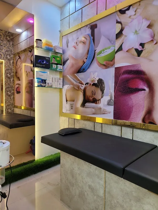 Golden Salon And Beauty Parlor Ahmadnagar