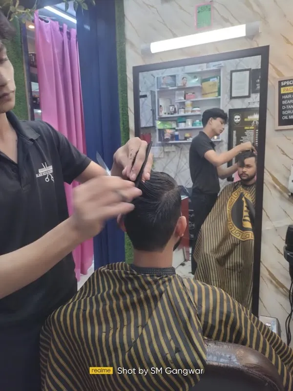 Black Scissor unisex salon munirka