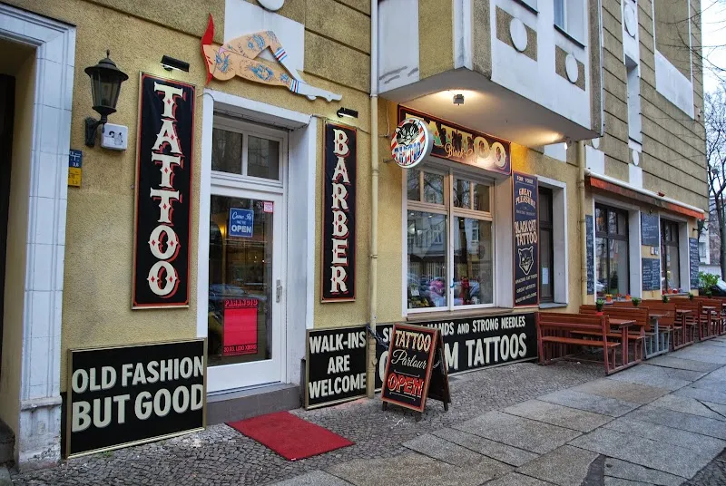 Black Cat Tattoo Berlin