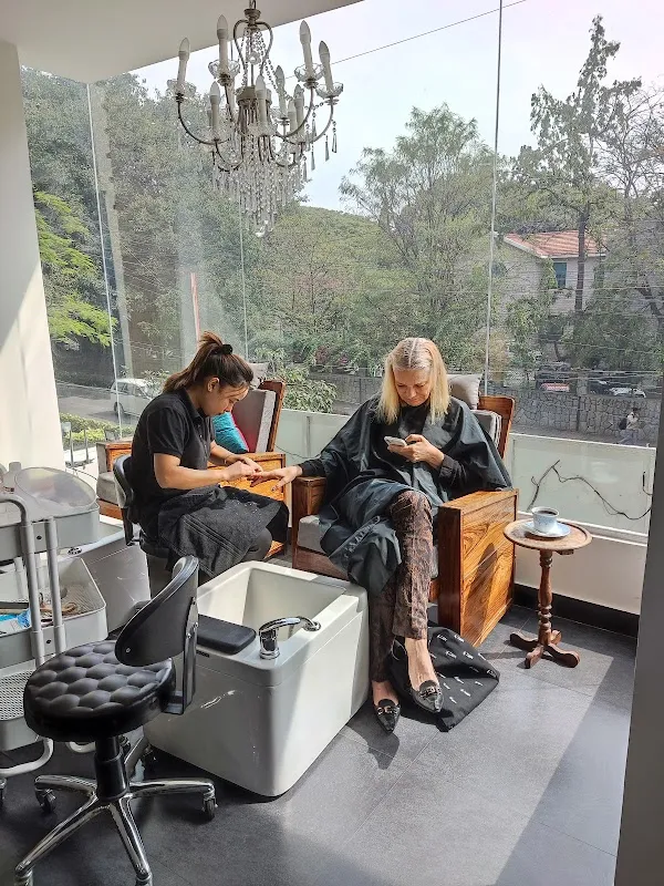 SALON SQUEEZE - THE BEST HAIRSTYLIST IN BANGALORE / THE BEST SALON IN BANGALORE